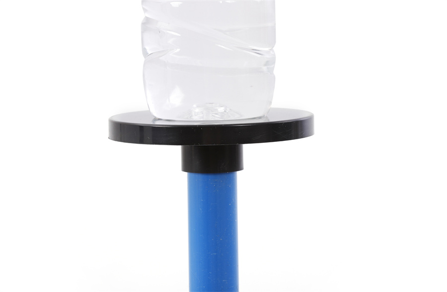 Pole Bottle Frisbee Game